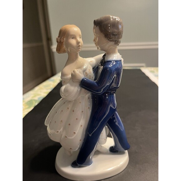 Royal Copenhagen Denmark Porcelain Dancing Couple Figurine 492 RARE HTF